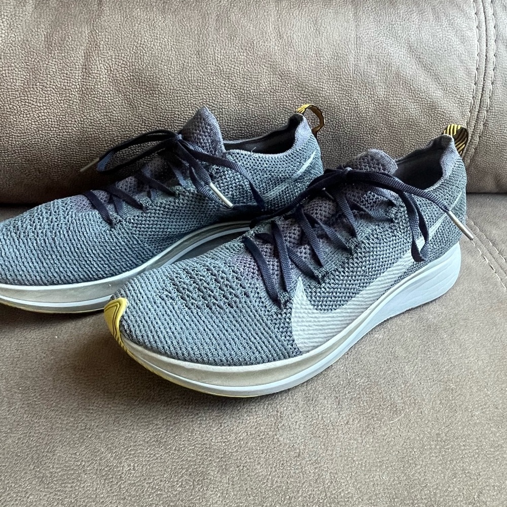 Nike Zoom Fly Flyknit women size 8 - Picture 2 of 6